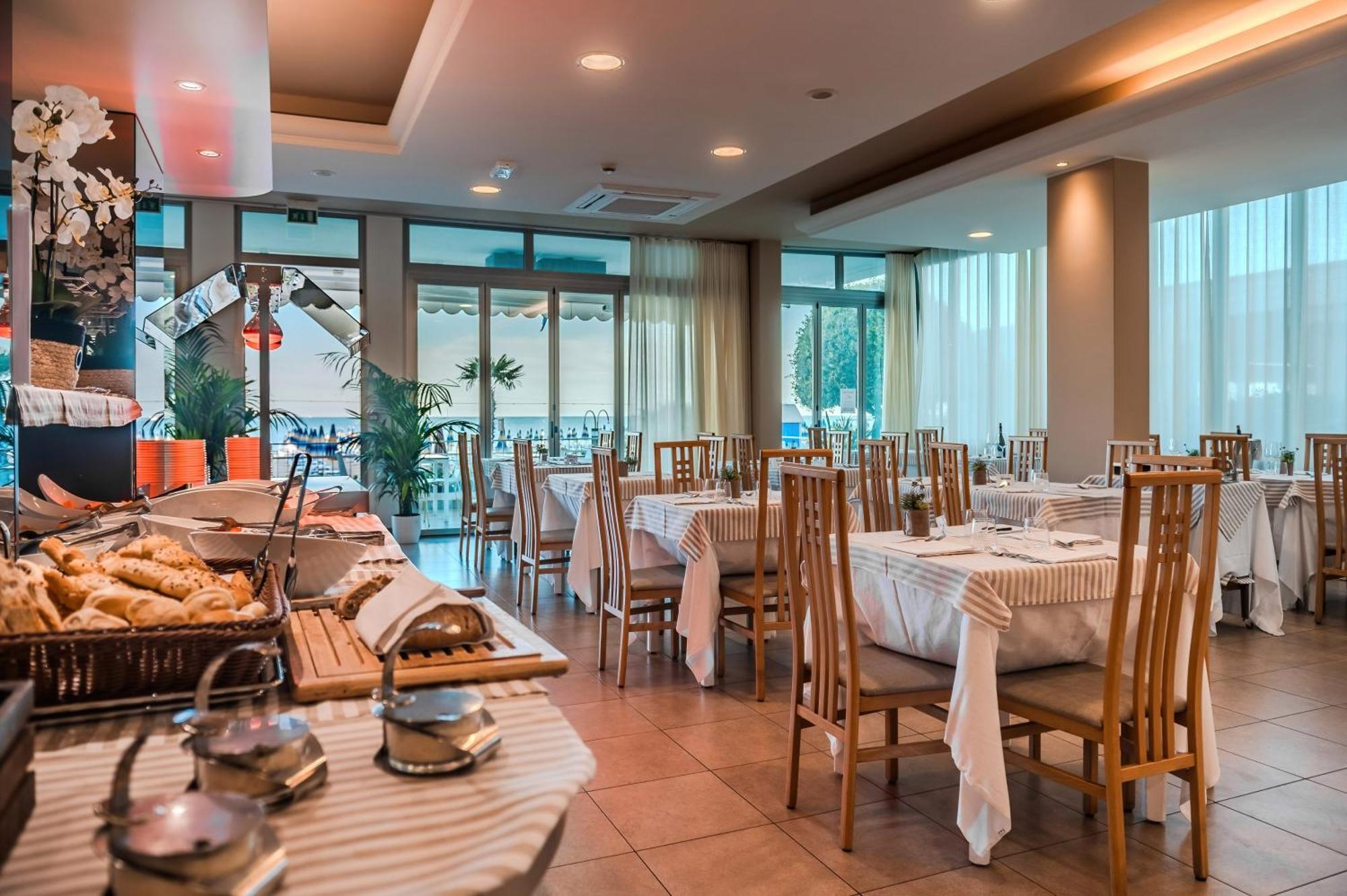 Hotel Orizzonte Lido di Jesolo Exterior foto